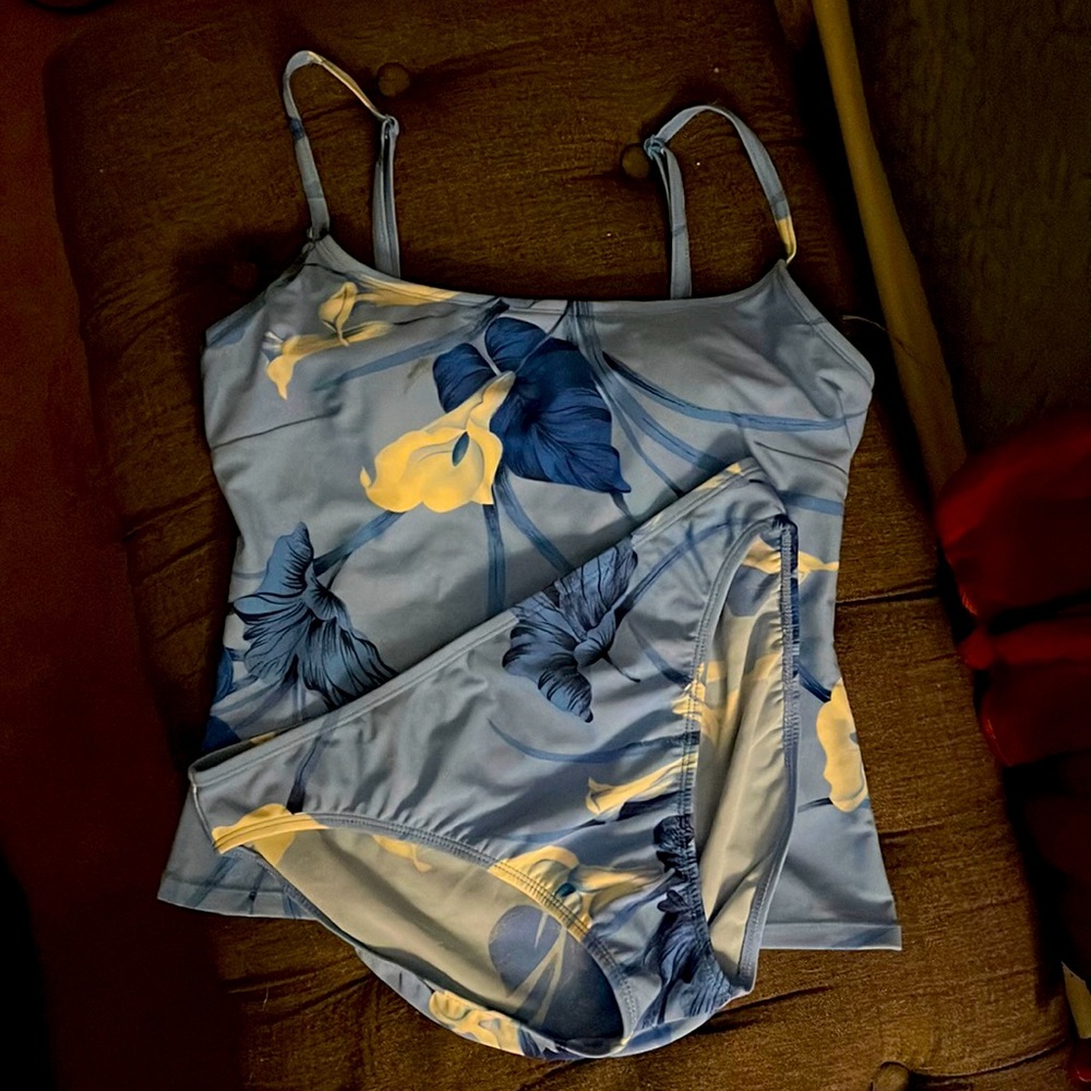 Cherokee size 10 two piece